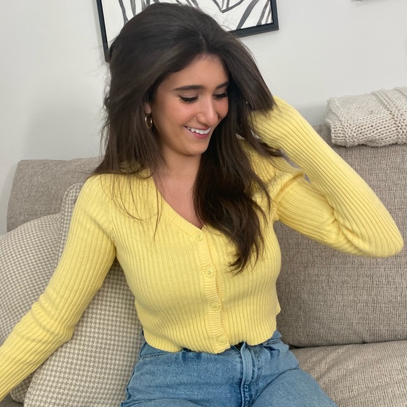 When Life Gives You Lemons Crop Top - Picture 3 of 3